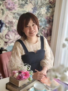 岡田　朋代